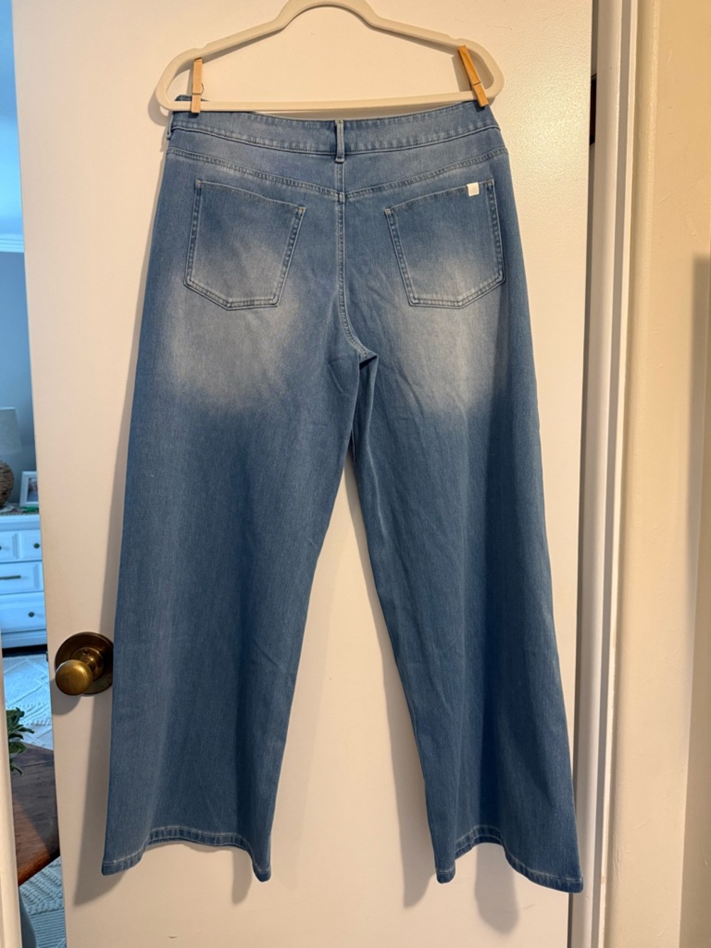 NWT HALARA Flex Asymmetrical Low Rise Wide Leg in Malibu Blue Denim - Size Large - Picture 3 of 4